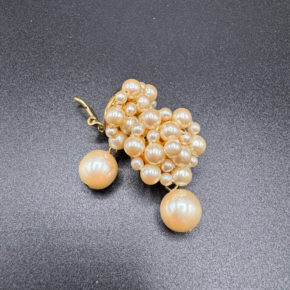 Elegant Vintage Gold Pearl Cluster Clip Earrings 1960’s